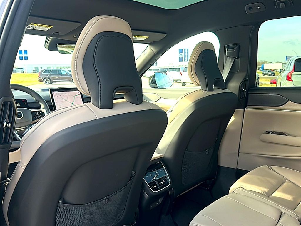 2026 Volvo EX90 PLUS, SINGLE MOTOR, FULLY ELECTRIC, 7 SEATS — миниатюра 15