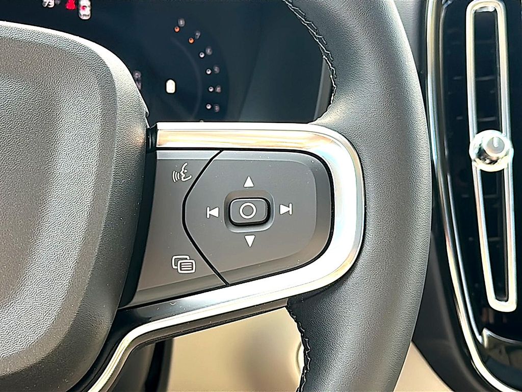 2026 Volvo XC40 PLUS, B5 AWD GAS (MILD HYBRID), DARK 缩略图 19