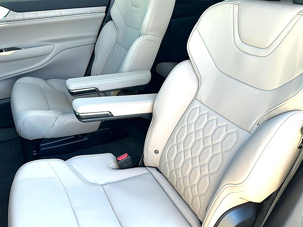 2025 Volvo EX90 TWIN MOTOR PERFORMANCE ULTRA 6-SEATER 缩略图 16