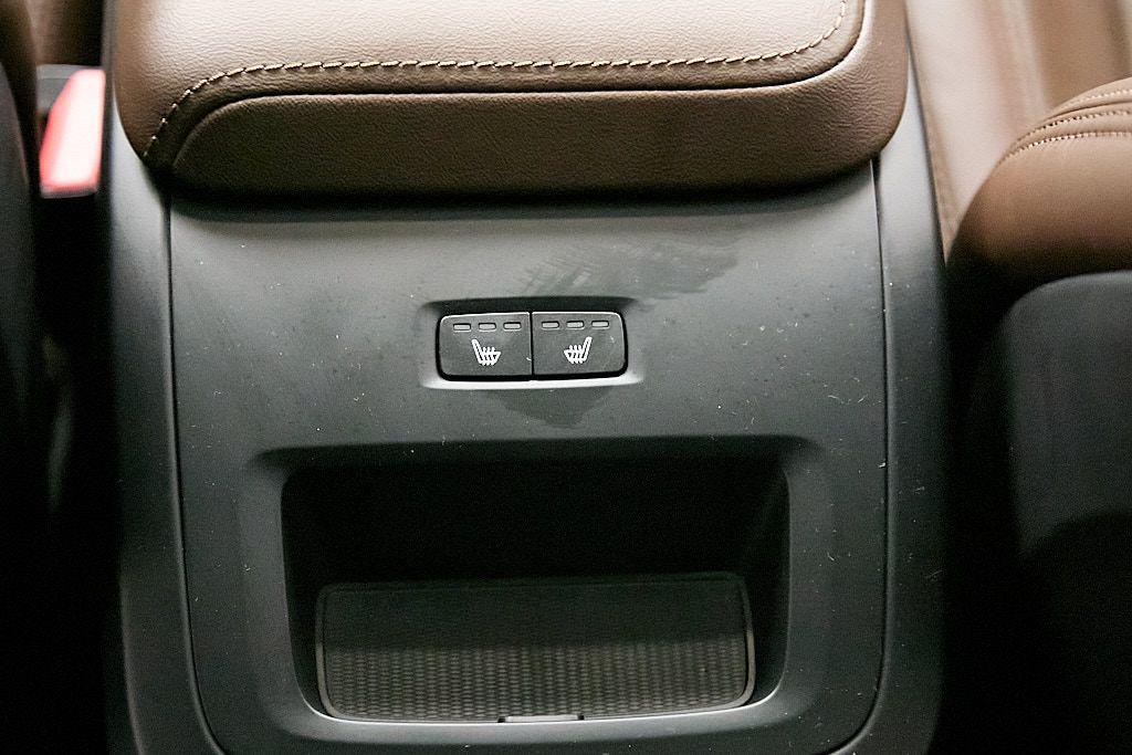 صورة مصغرة 24 لـ 2023 Volvo XC60 RECHARGE PLUG-IN HYBRID T8 ULTIMATE DARK THEM