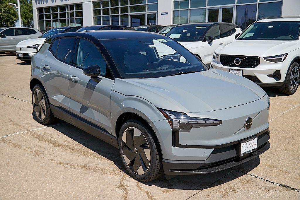 2026 Volvo EX30 PLUS TWIN MOTOR PERFORMANCE, FULLY ELECTRIC photo 4