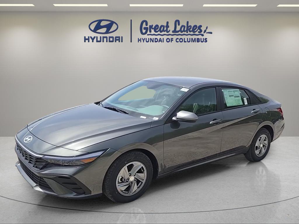 New 2026 Hyundai ELANTRA SE