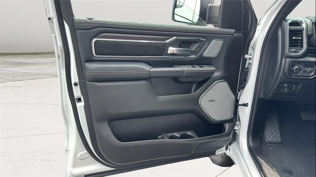صورة مصغرة 17 لـ 2026 RAM 1500 LARAMIE