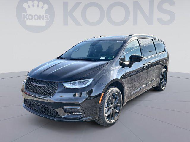 New 2026 Chrysler Pacifica Limited