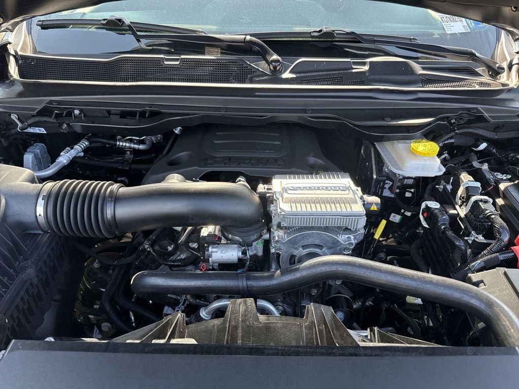 صورة مصغرة 24 لـ 2026 RAM 1500 EXPRESS