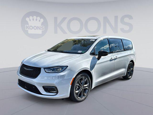 New 2026 Chrysler Pacifica L