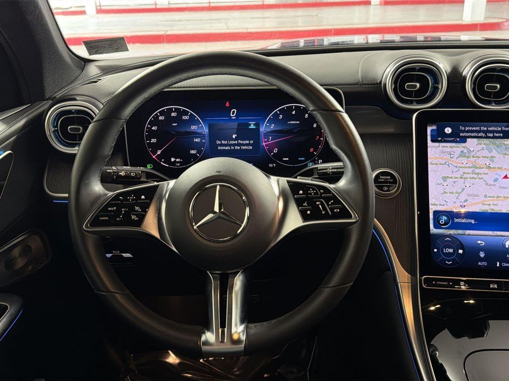 2025 Mercedes-BENZ GLC — миниатюра 13
