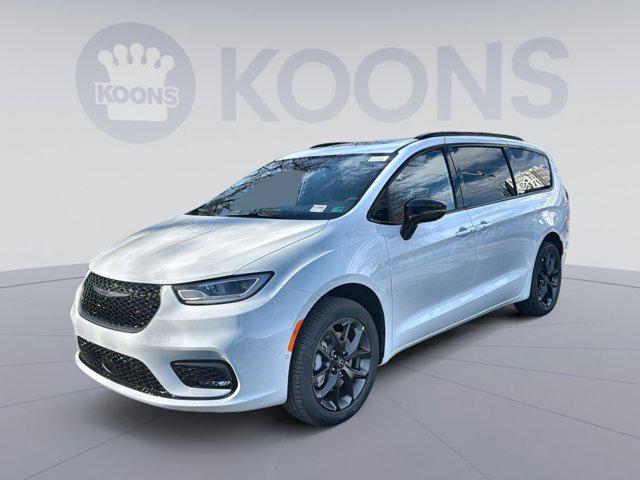 New 2026 Chrysler Pacifica Limited