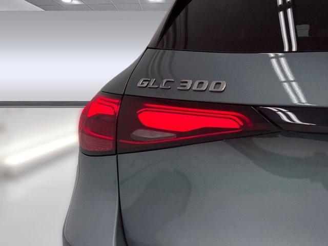 2026 Mercedes-BENZ GLC photo 9