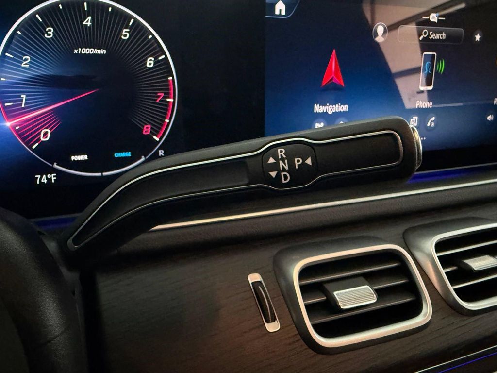 2026 Mercedes-BENZ GLS — миниатюра 14