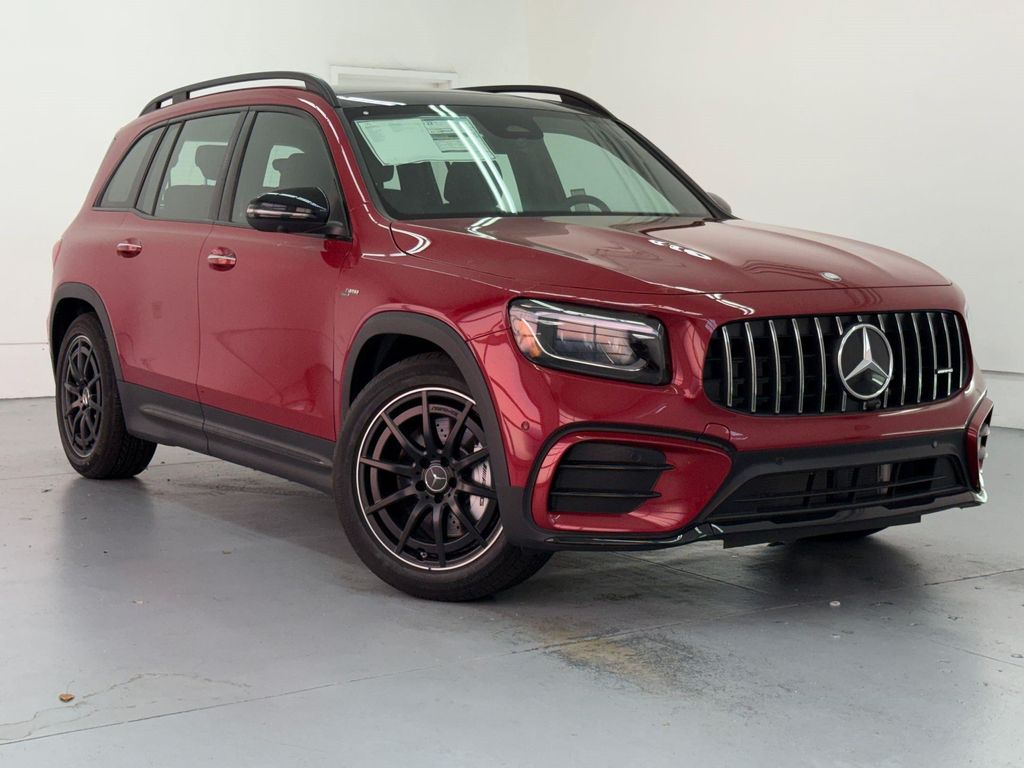صورة 6 لـ 2026 Mercedes-BENZ AMG GLB 35 4MATIC