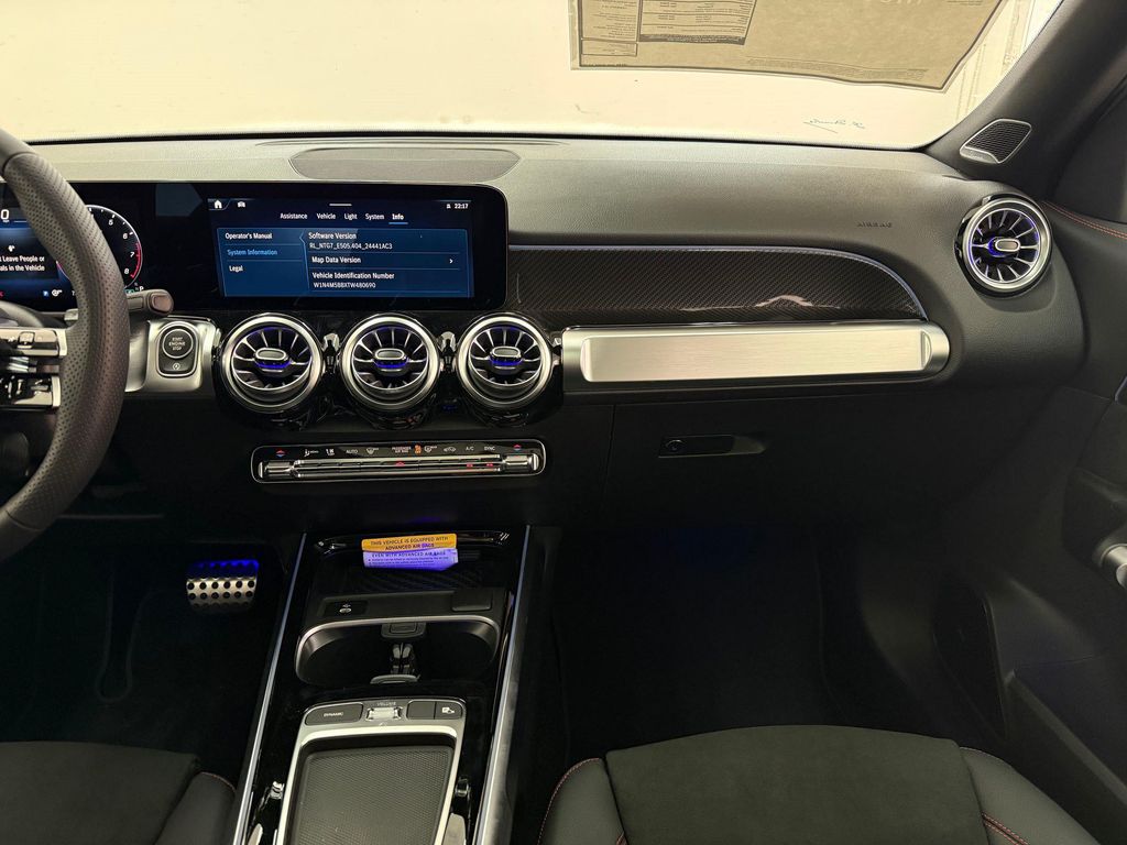 2026 Mercedes-BENZ AMG GLB 35 4MATIC thumbnail 27