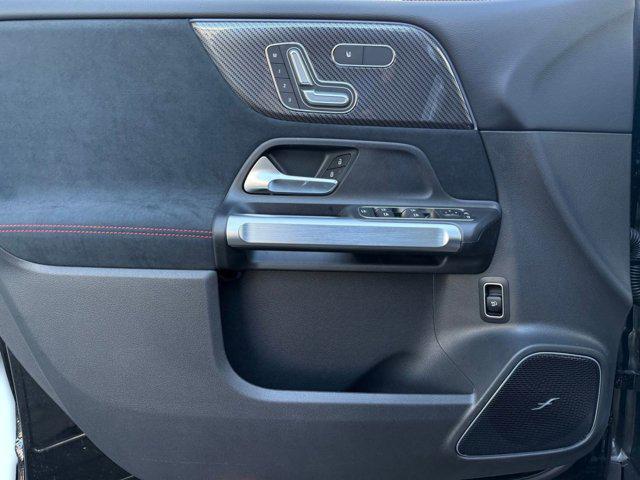 MERCEDES-BENZ GLB-CLASS AMG - 10