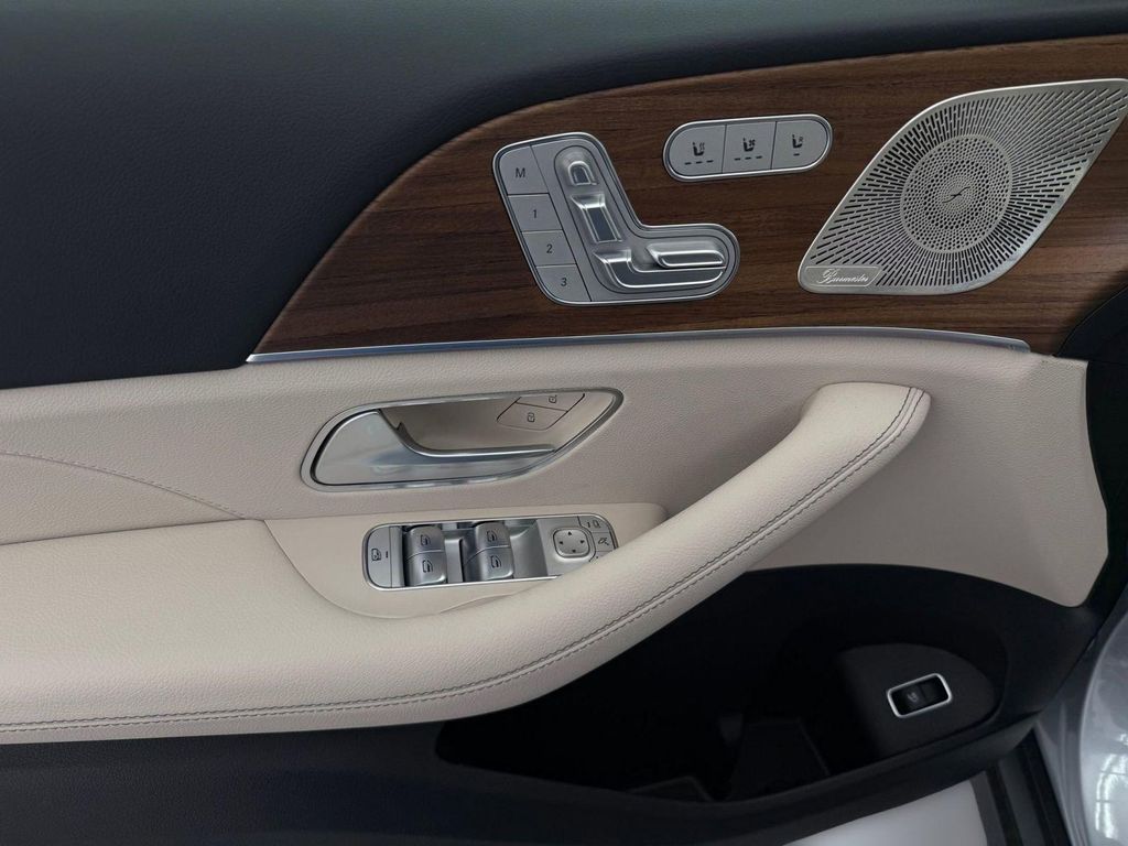 2026 Mercedes-BENZ GLE 缩略图 11