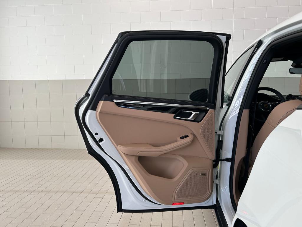 صورة مصغرة 26 لـ 2026 Porsche MACAN BASE