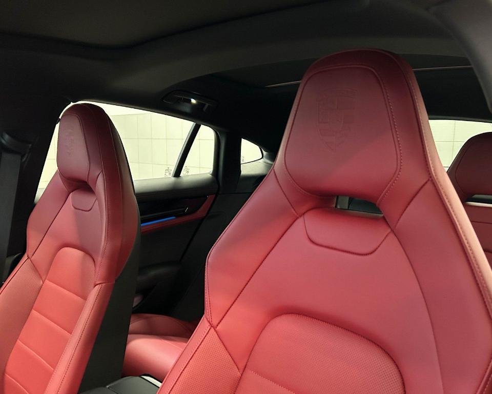 صورة مصغرة 16 لـ 2026 Porsche PANAMERA 4