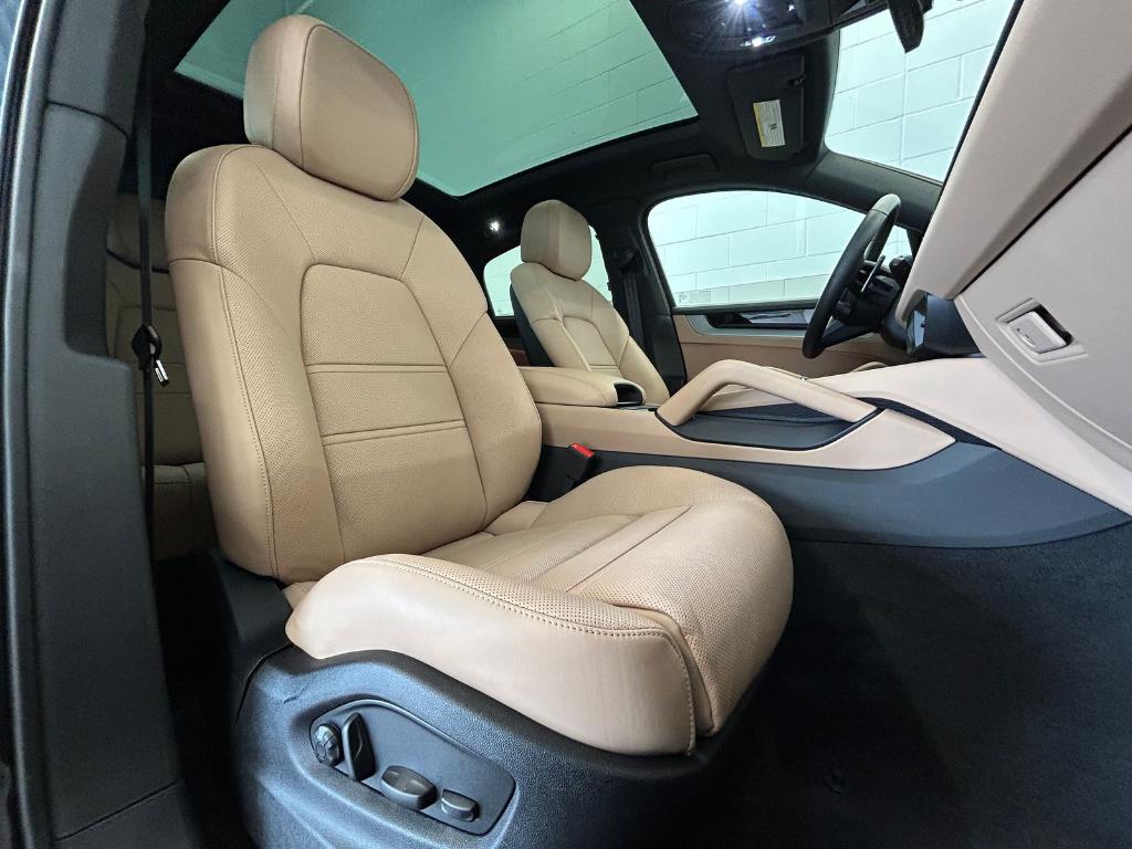 2026 Porsche CAYENNE AWD — миниатюра 23
