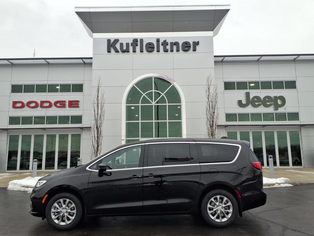 New 2026 Chrysler Pacifica L