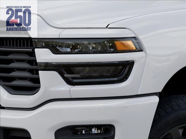 2026 RAM 2500 BLACK EXPRESS CREW CAB 4X4 6'4' BOX — миниатюра 11