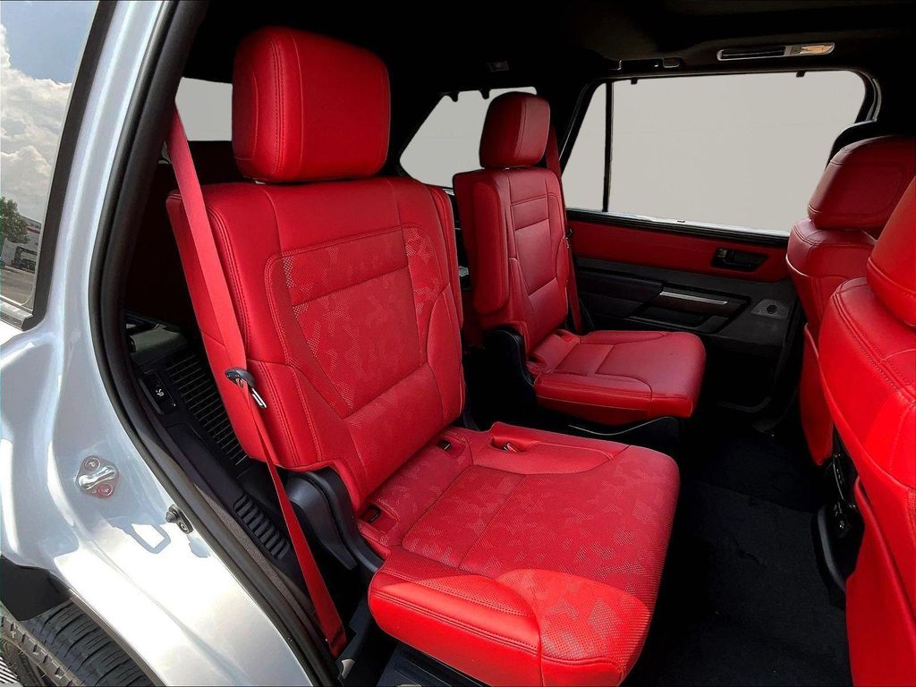 صورة مصغرة 19 لـ 2026 Toyota SEQUOIA TRD PRO