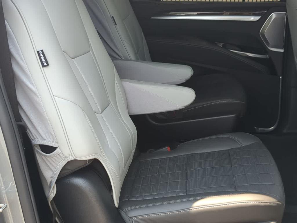 صورة مصغرة 22 لـ 2026 Cadillac ESCALADE ESV 4WD PLATINUM SPORT