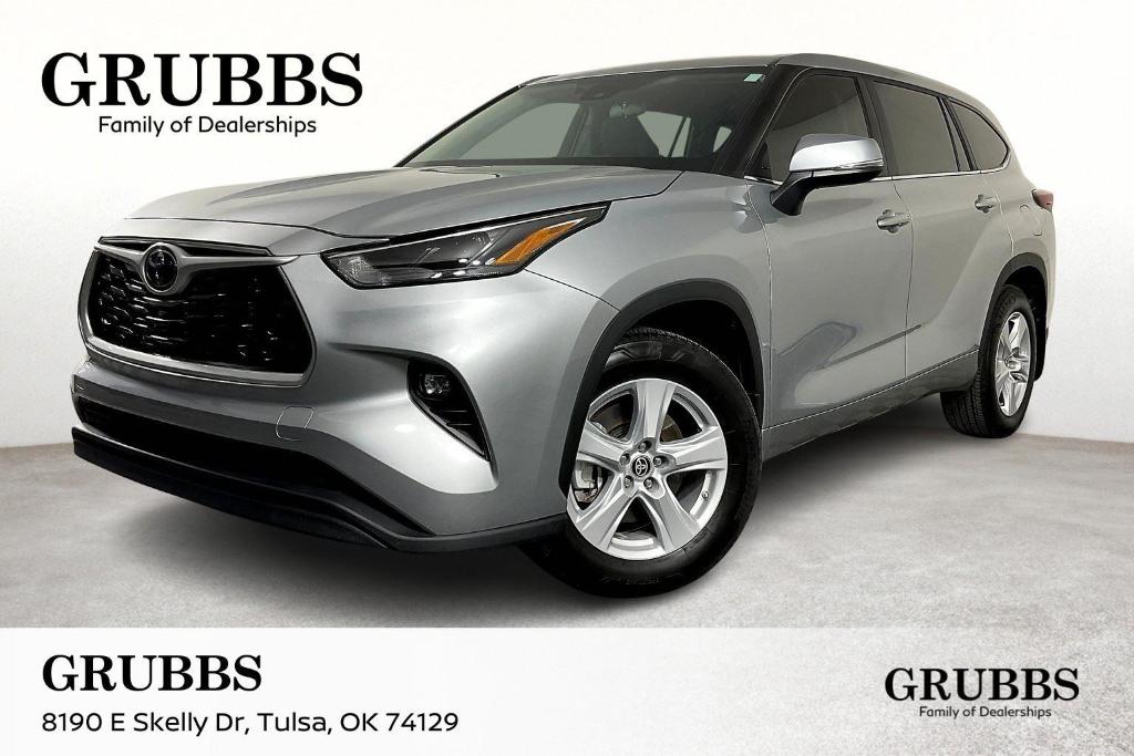 Used 2024 Toyota Highlander LE