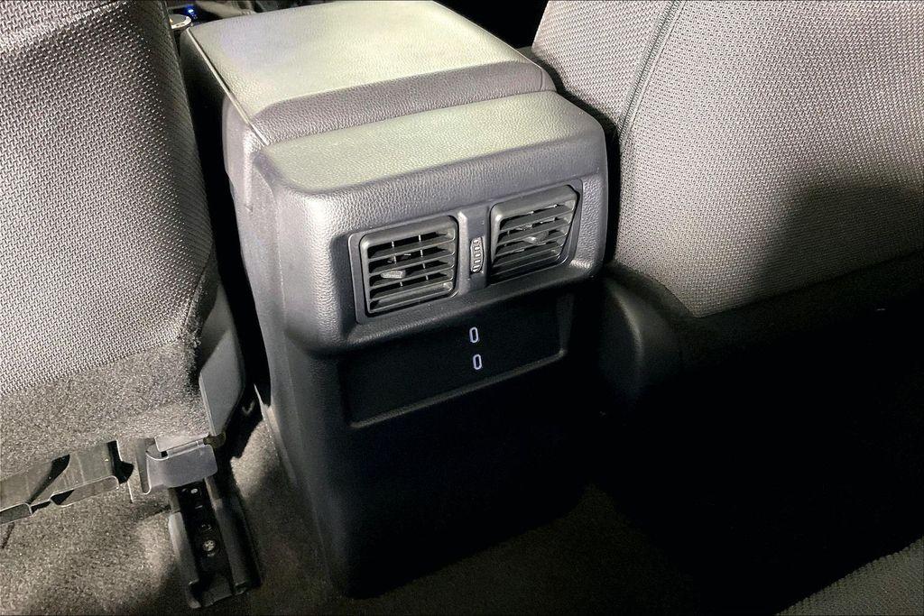 صورة مصغرة 27 لـ 2025 Toyota 4RUNNER SR5