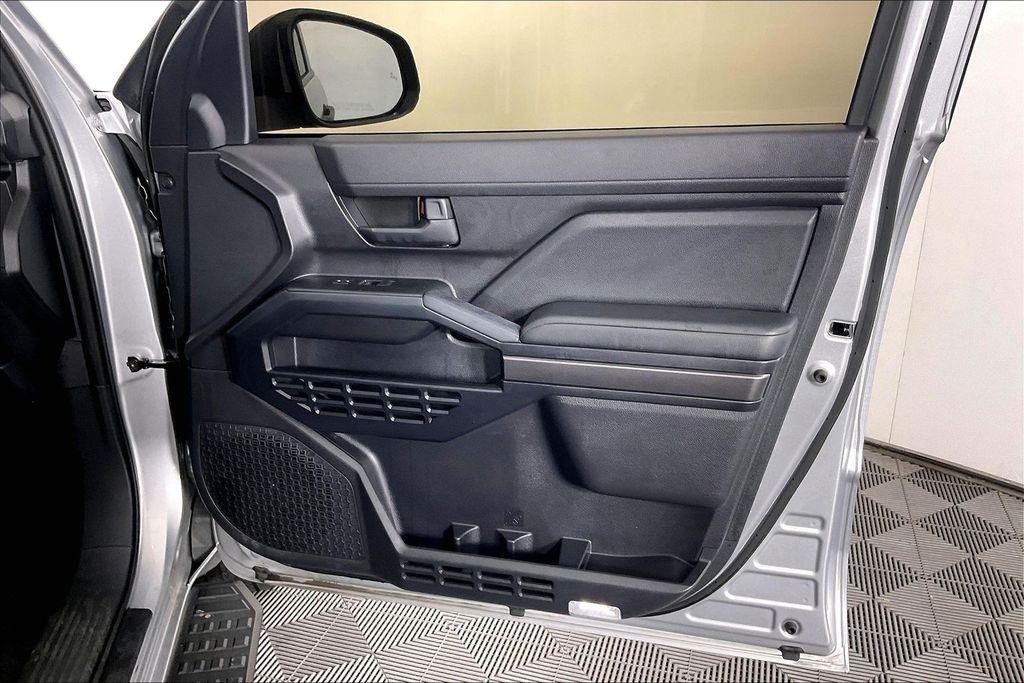 صورة مصغرة 20 لـ 2025 Toyota 4RUNNER SR5