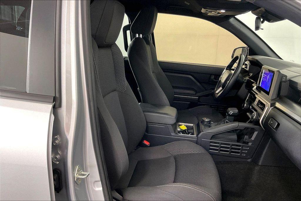 صورة مصغرة 8 لـ 2025 Toyota 4RUNNER SR5