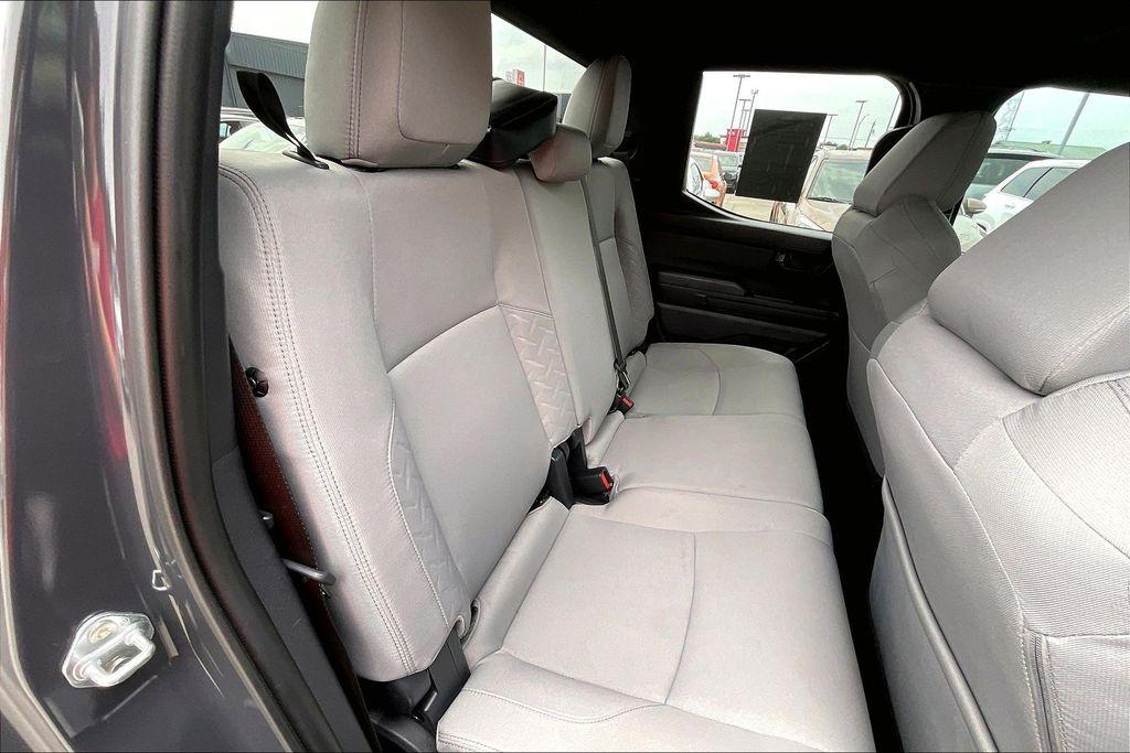 صورة مصغرة 34 لـ 2025 Toyota TACOMA SR5