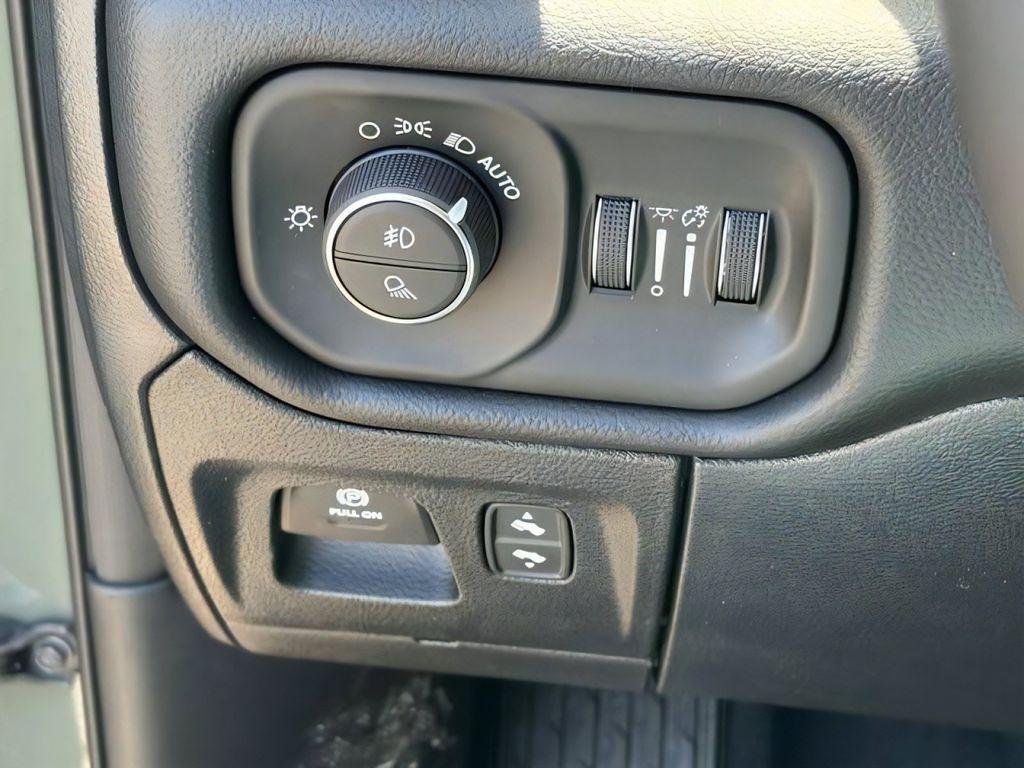 صورة مصغرة 16 لـ 2026 RAM 1500 LARAMIE