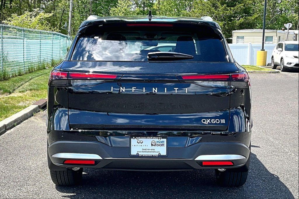 2027 Infiniti QX60 LUXE AWD 照片 4