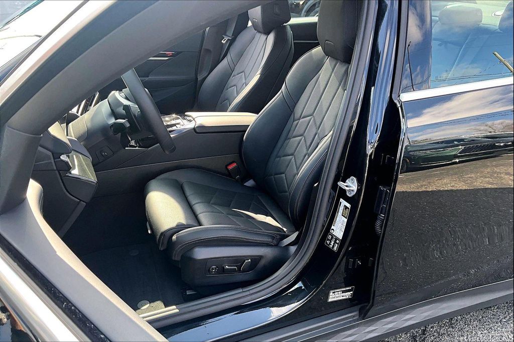 صورة مصغرة 32 لـ 2026 BMW 530 XDRIVE