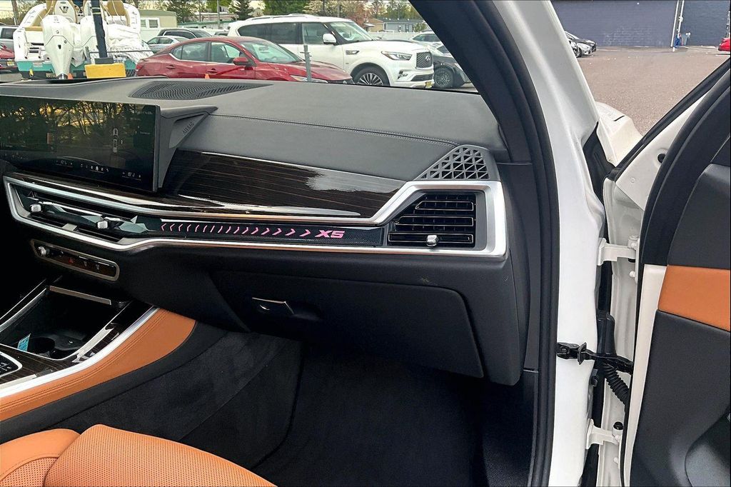 صورة مصغرة 21 لـ 2026 BMW X5 XDRIVE40I