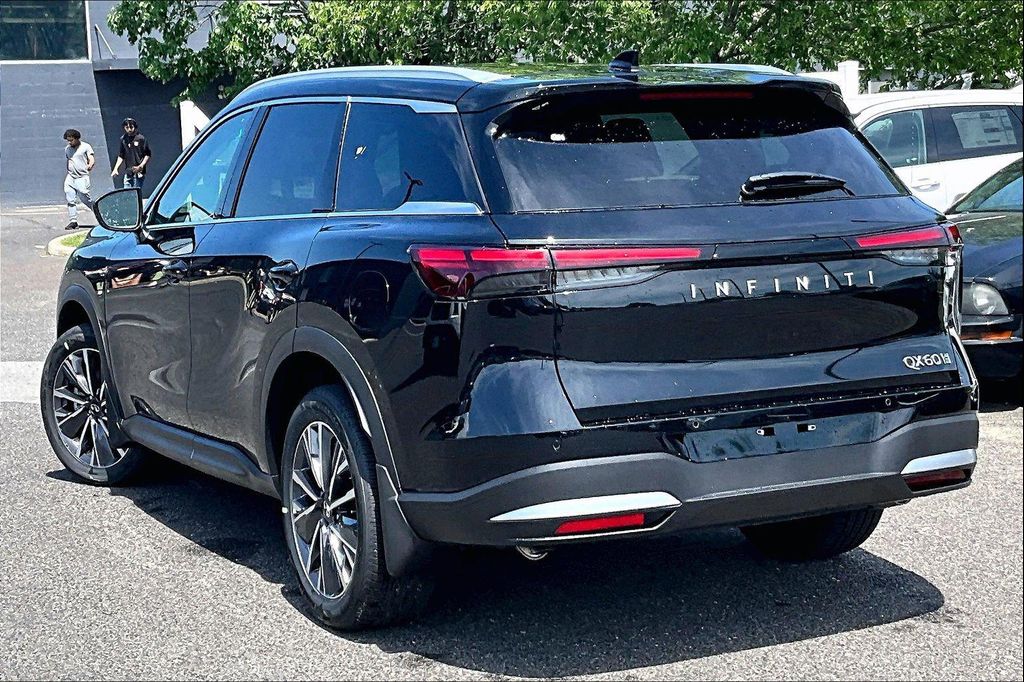 2027 Infiniti QX60 LUXE AWD — фото 3