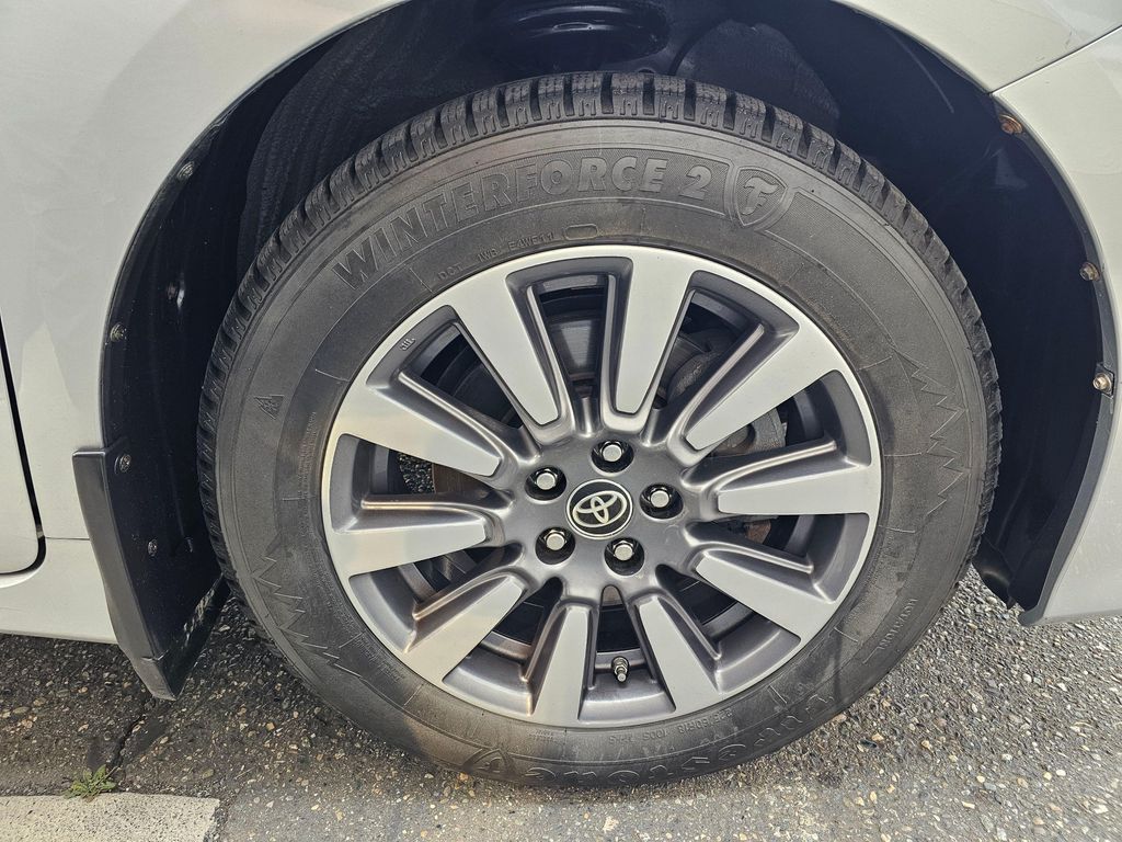 2020 Toyota SIENNA LIMITED photo 8
