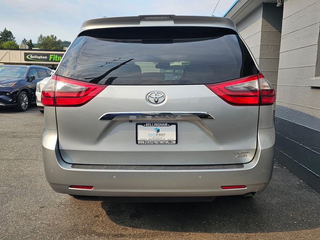 2020 Toyota SIENNA LIMITED photo 4