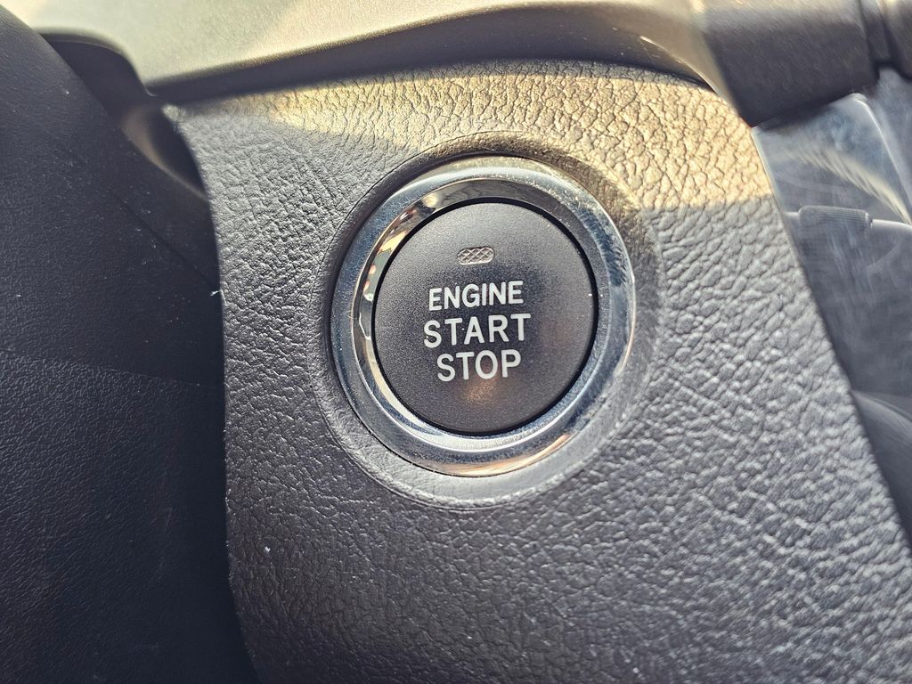 صورة 36 لـ 2020 Toyota SIENNA LIMITED