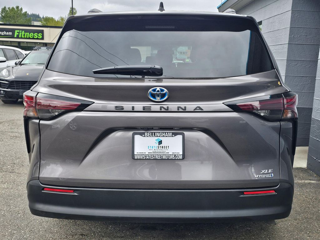 TOYOTA SIENNA - 4