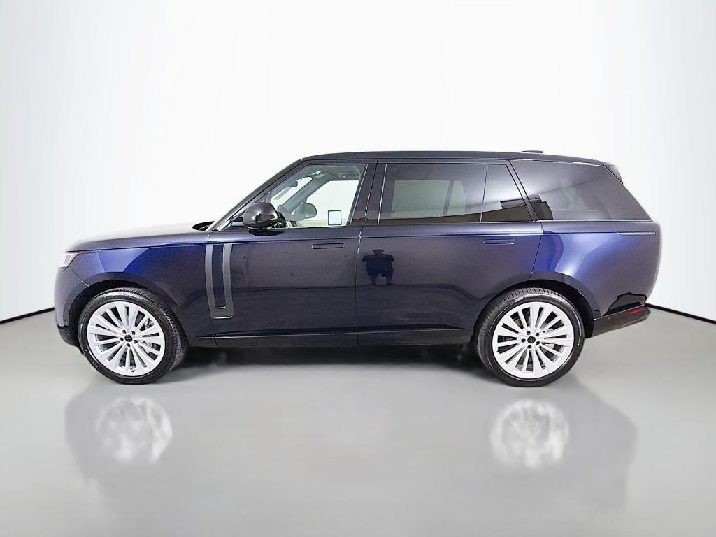 صورة 2 لـ 2026 LAND Rover RANGE ROVER P400 SE 7 SEAT