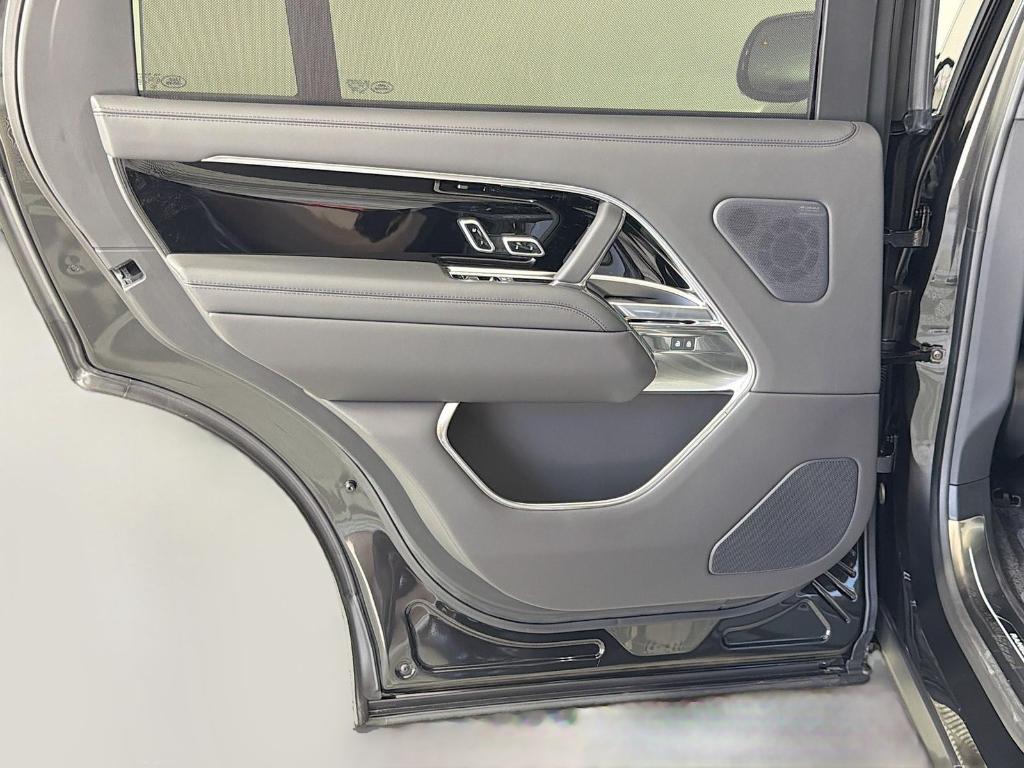 2026 LAND Rover RANGE ROVER P400 SE 7 SEAT thumbnail 26