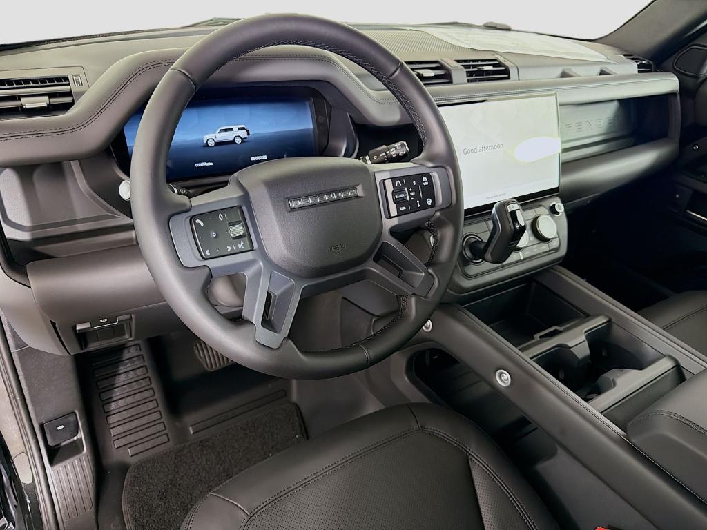 صورة 10 لـ 2026 LAND Rover DEFENDER P300 S