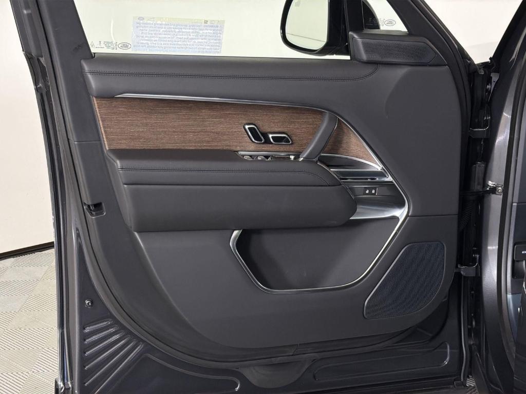 صورة مصغرة 21 لـ 2026 LAND Rover RANGE ROVER P400 SE 7 SEAT