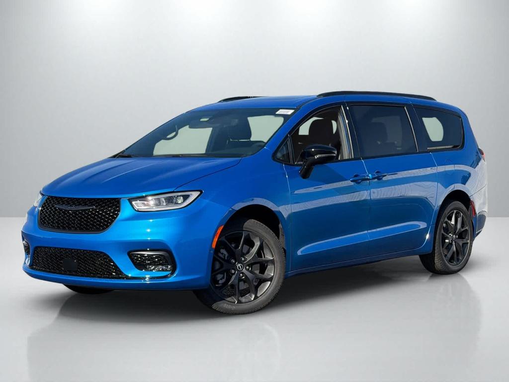 New 2026 Chrysler Pacifica Limited