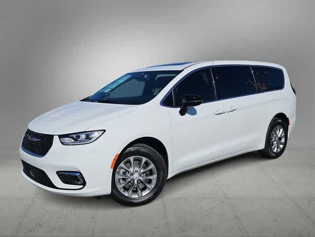 New 2026 Chrysler Pacifica Select