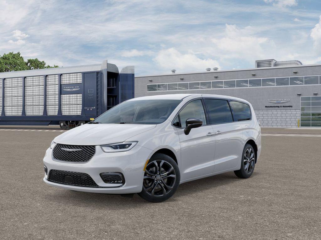 New 2026 Chrysler Pacifica Select