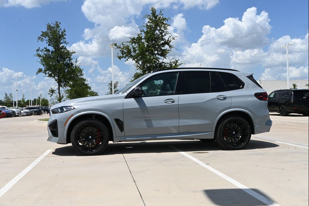 صورة 5 لـ 2026 BMW X5 M BASE