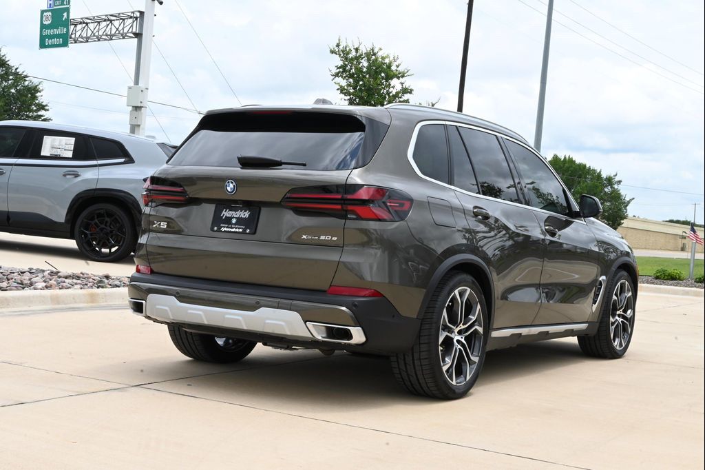 صورة 8 لـ 2026 BMW X5 PHEV XDRIVE50E