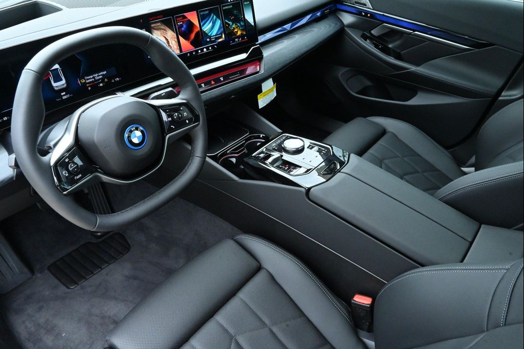 صورة مصغرة 13 لـ 2027 BMW I5 EDRIVE40