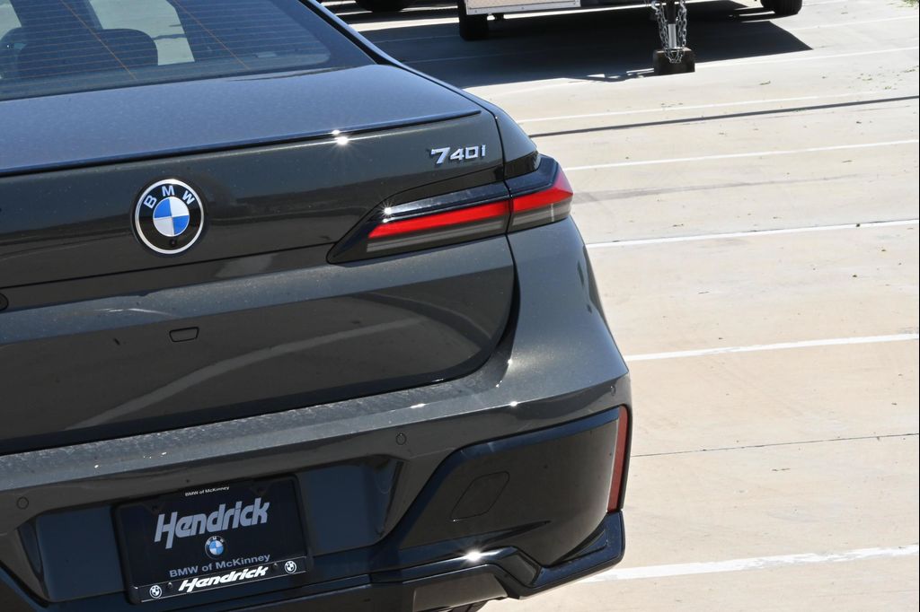 2026 BMW 740 XDRIVE — миниатюра 7